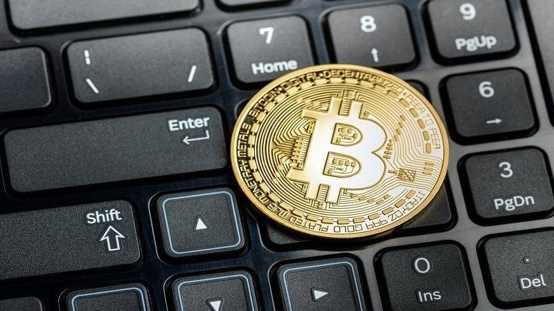 Đào Bitcoin bằng laptop